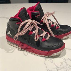 Nike Air Jordan Deluxe Girls High Top Shoes 6Y